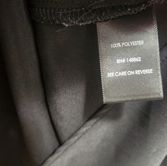 Torrid Harper 3/4 Roll Tab Sleeves Black Georgette Fabric Plus Size 1X Flowy - Picture 5 of 6